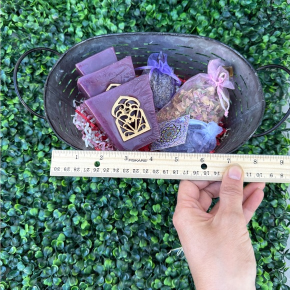 Botanical Wellness & Crystal Set | Rest • Love • Tranquility - Picture 8 of 10